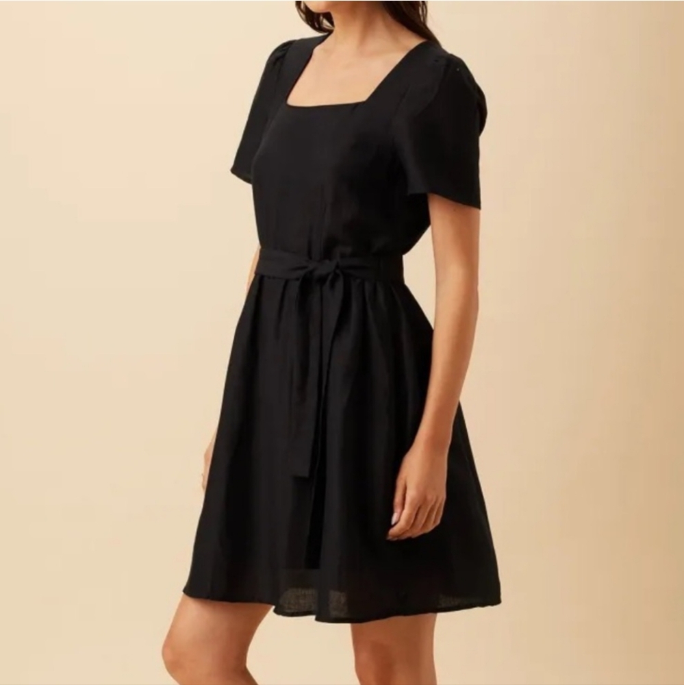 NWT - Amour Vert Ria Ramie Viscose Square Neck Dress in Black Size M